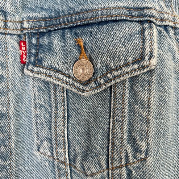 Levi Strauss Co Classic Original Trucker Jacket Denim Light Wash Women's Size M - Picture 7 of 13